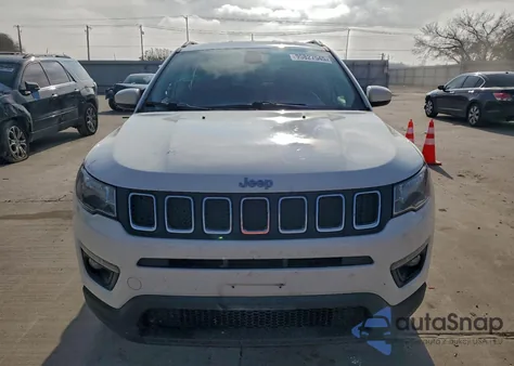 2018 Jeep Compass Latitude z USA, uszkodzony, nr VIN 3C4NJDBB2JT349576